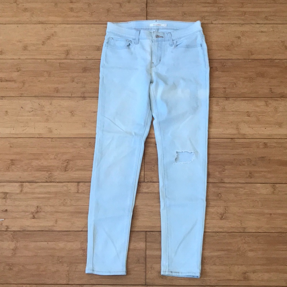 Light washed Levi jeans